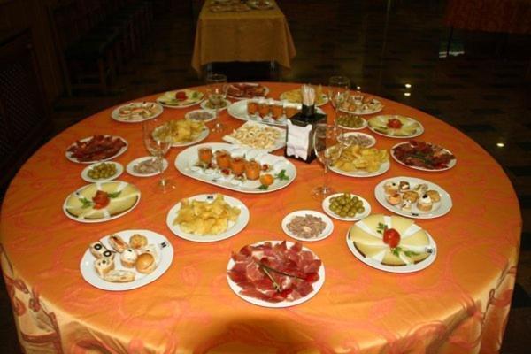 Hotel Los Chiles Villanueva Del Arzobispo Restauracja zdjęcie