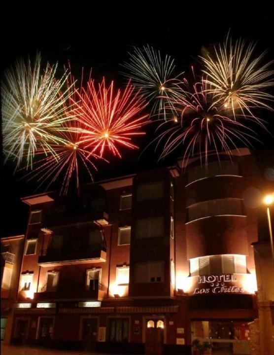 Hotel Los Chiles Villanueva Del Arzobispo Zewnętrze zdjęcie