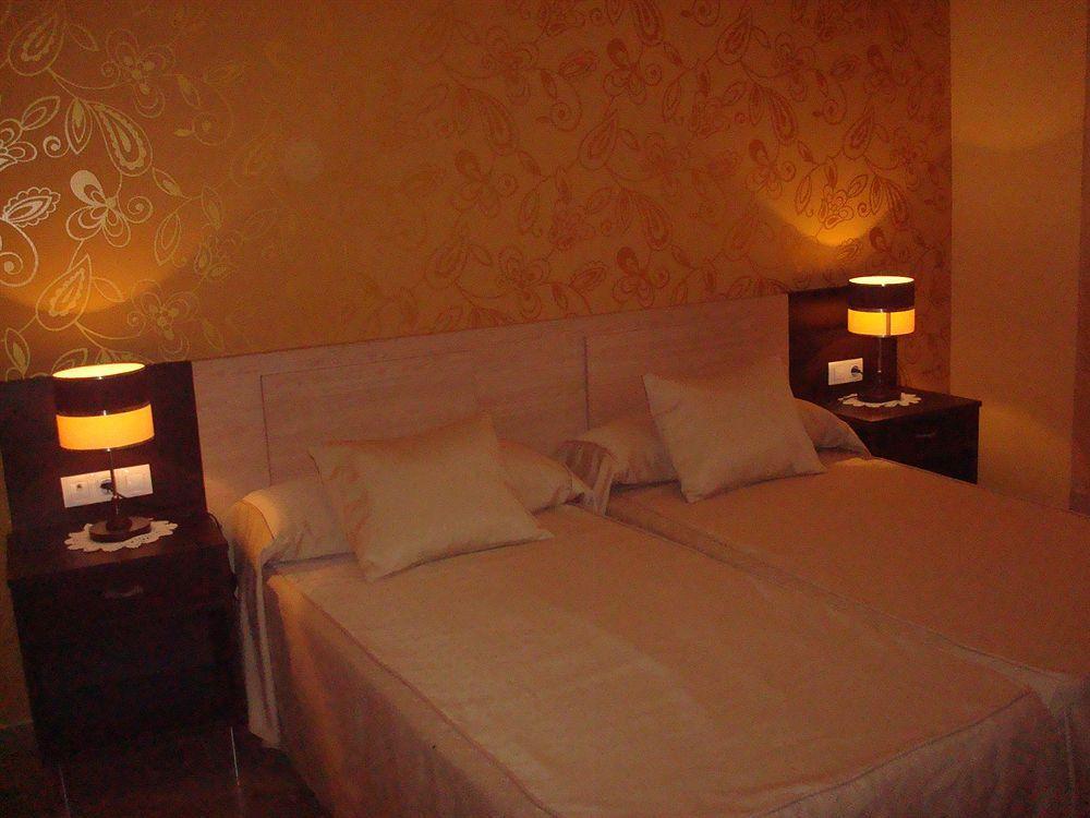 Hotel Los Chiles Villanueva Del Arzobispo Zewnętrze zdjęcie