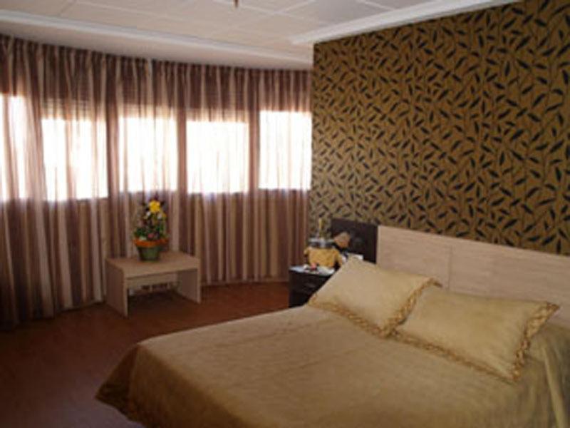 Hotel Los Chiles Villanueva Del Arzobispo Pokój zdjęcie